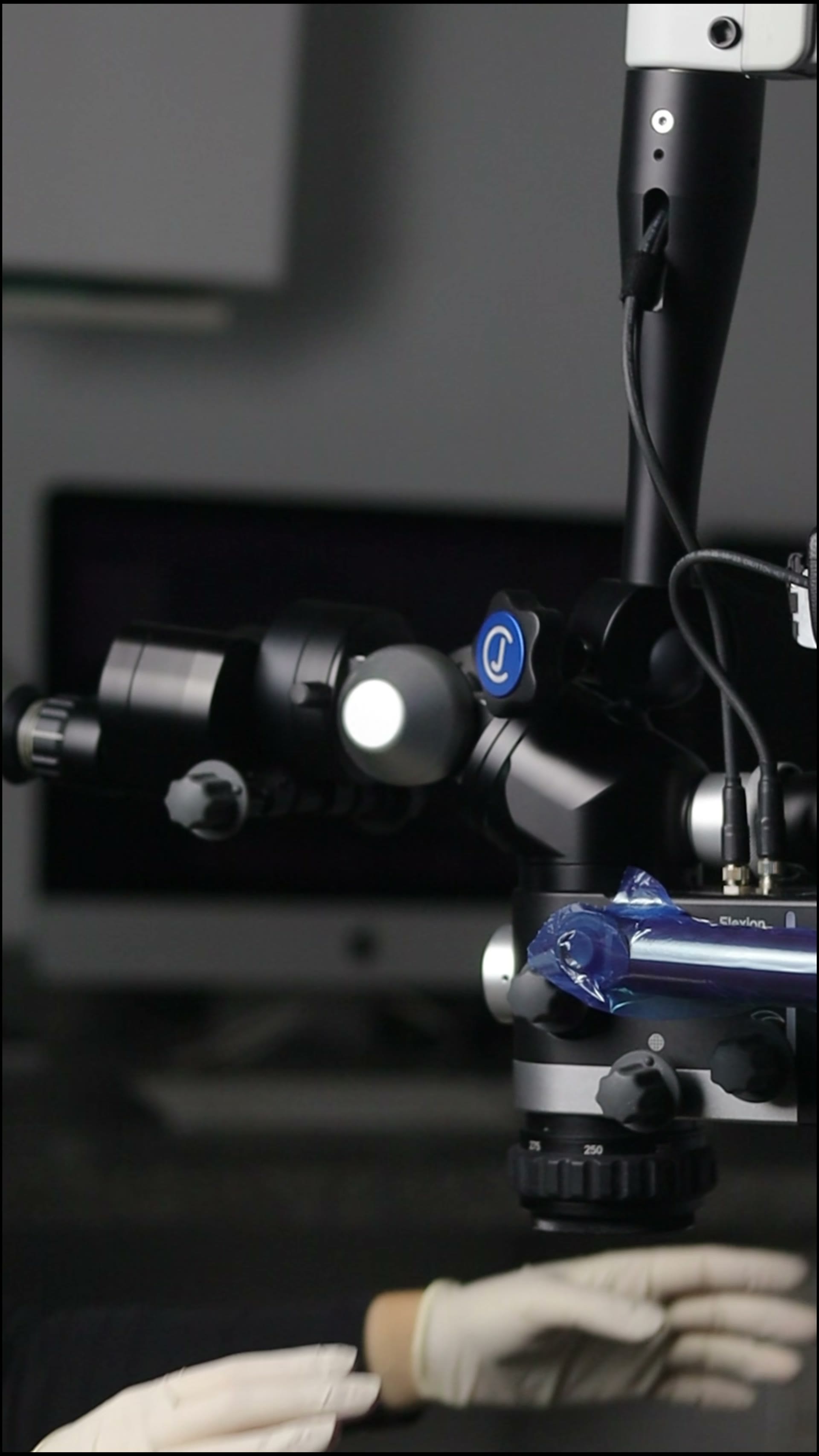 Operating microscope at Microscopia Dental Clinic